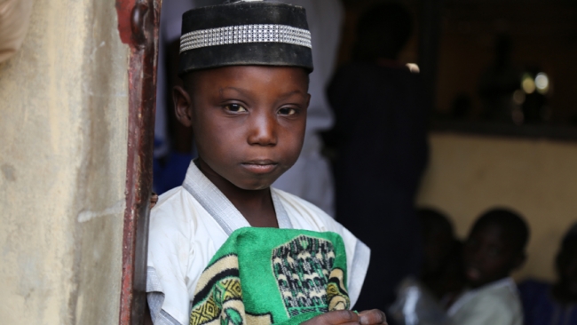 Nijerya'nın Almajirileri hayatla mücadele ederek hafızlık yapıyor