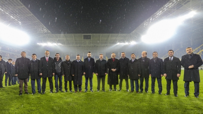 Bakan Kasapoğlu'ndan Ankaralılara stat müjdesi