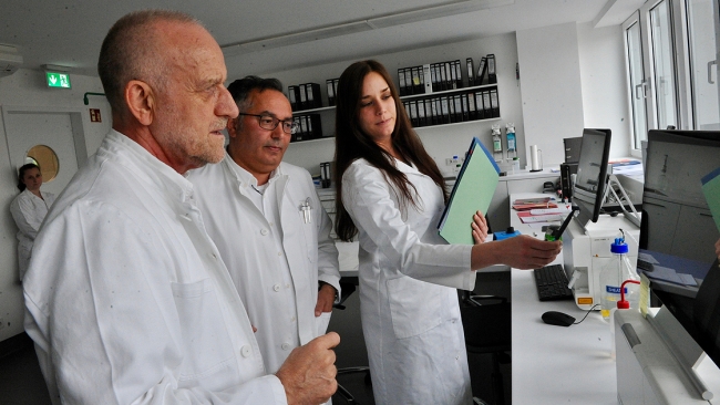 Almanya'da Türk doktor ve ekibinden kanserle mücadelede yeni yöntem