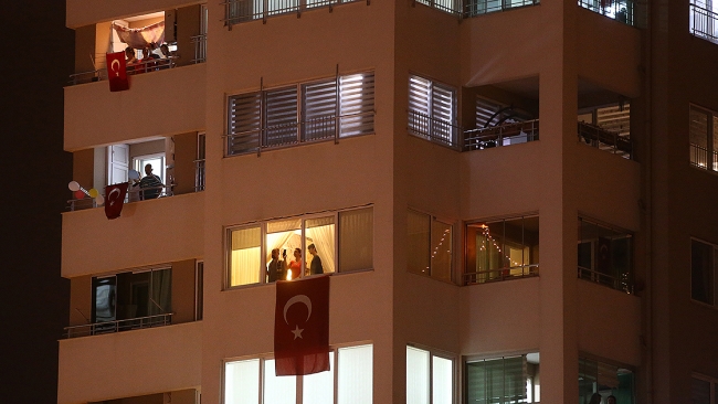 Türkiye tek yürek İstiklal Marşı'nı söyledi