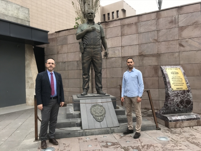 Adliye çalışanları Şehit Fethi Sekin'i anıyor