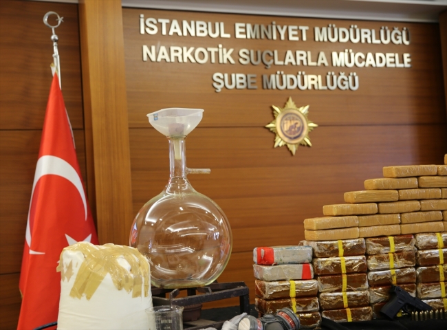İstanbul'da çok sayıda uyuşturucu ele geçirildi, 13 kişi tutuklandı