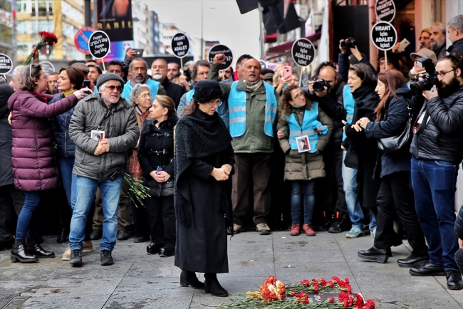 13 yıl önce suikasta uğrayan Hrant Dink Agos gazetesi önünde anıldı