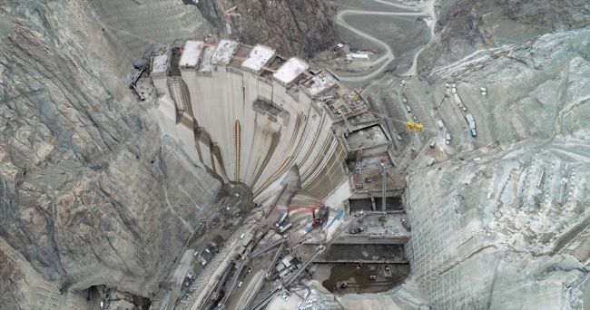 Türkiye'nin en yüksek barajında son düzlüğe girildi