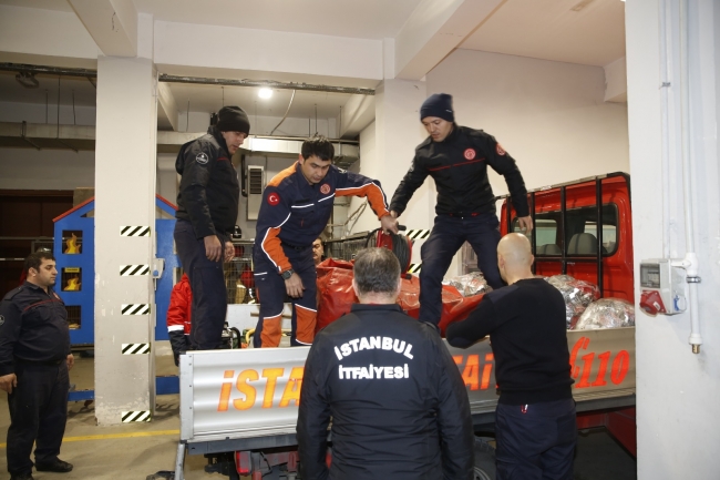 Kurtarma ekipleri Elazığ'a gönderildi