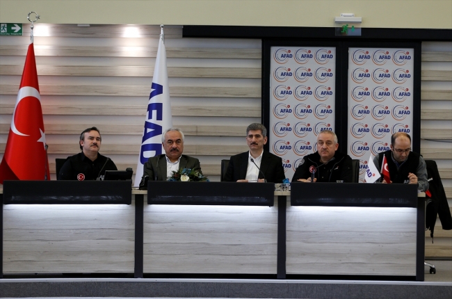 AFAD ekipleri bölgenin ihtiyaçları için 24 saat görevde