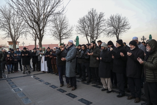 Başkentte Elazığ depreminde hayatını kaybedenler için gıyabi cenaze namazı kılındı