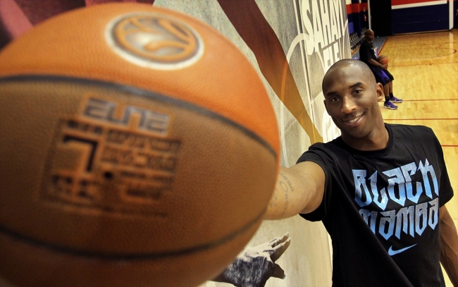 Kobe Bryant hayatını kaybetti