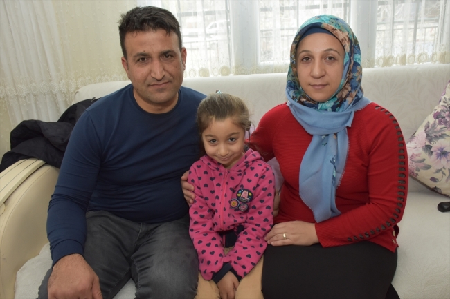 İşitme engelli küçük İkbal duymak için yardım bekliyor