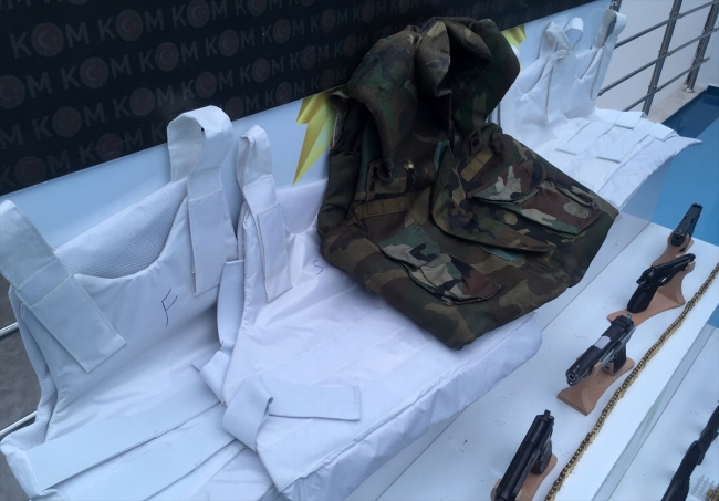 Adana'da bir evden 5 çelik yelek ve tabanca çıktı: 10 gözaltı