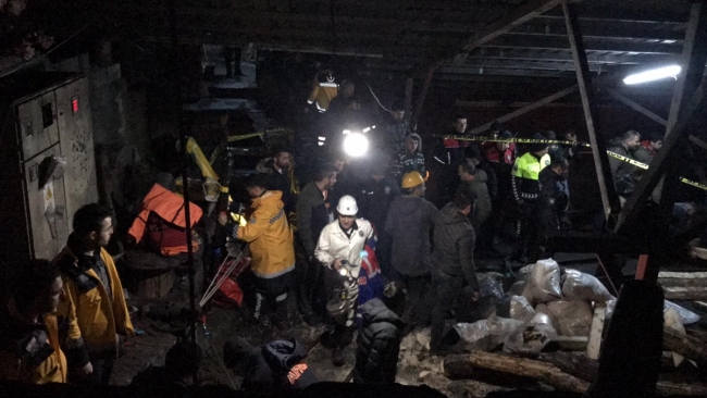 Zonguldak'ta ruhsatsız maden ocağı çöktü: 2 işçi mahsur