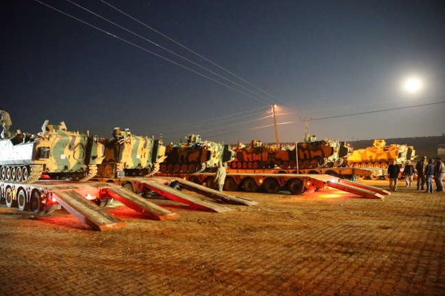 TSK'dan İdlib'deki gözlem noktalarına tank ve mühimmat takviyesi