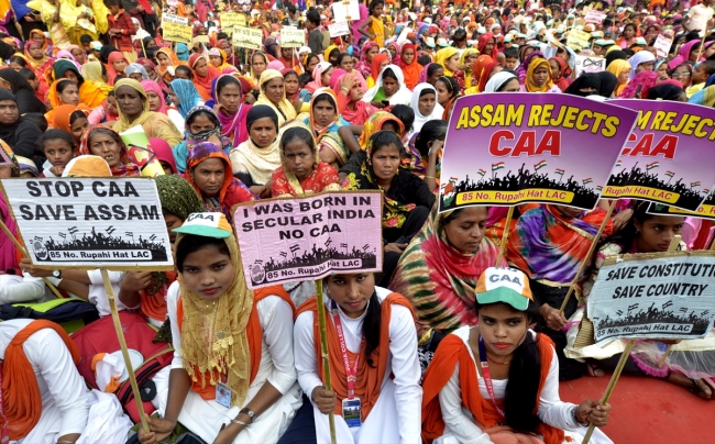 Hindistan'da Müslümanları dışlayan yasaya protestolar sürüyor