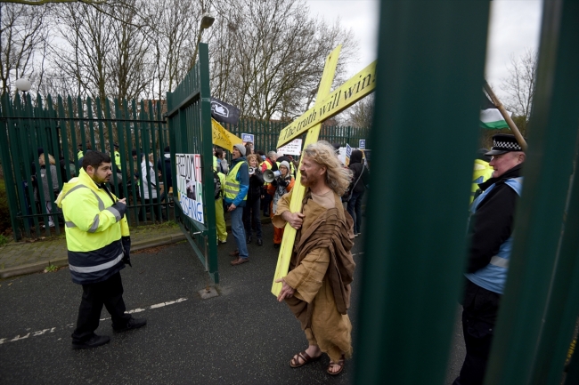 Wikileaks'in kurucusu Assange, ABD'ye iade davasında hakim karşısında