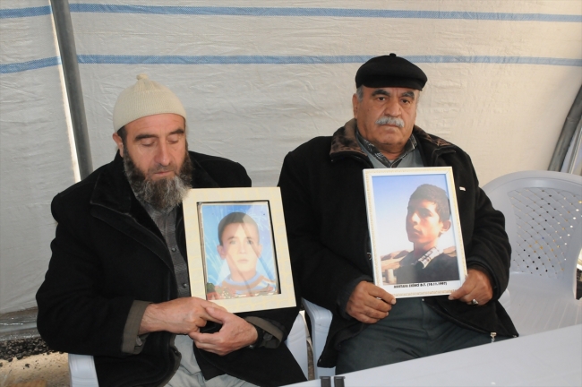 Evlat nöbetine bir aile daha katıldı