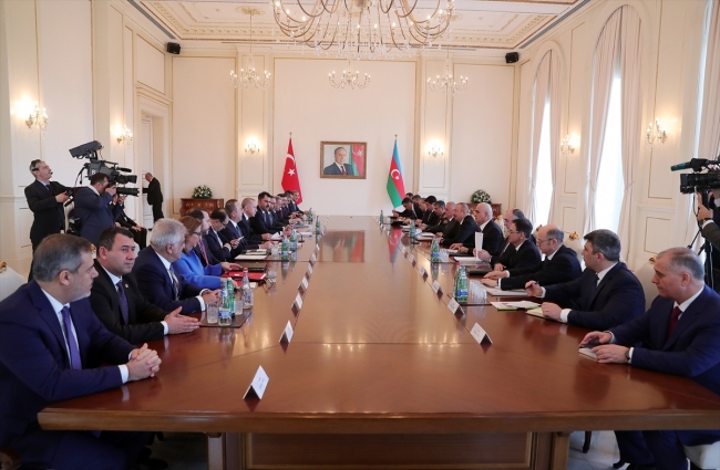 Cumhurbaşkanı Erdoğan: Azerbaycan ile hedef ticaret hacmini 15 milyar dolara çıkarmak