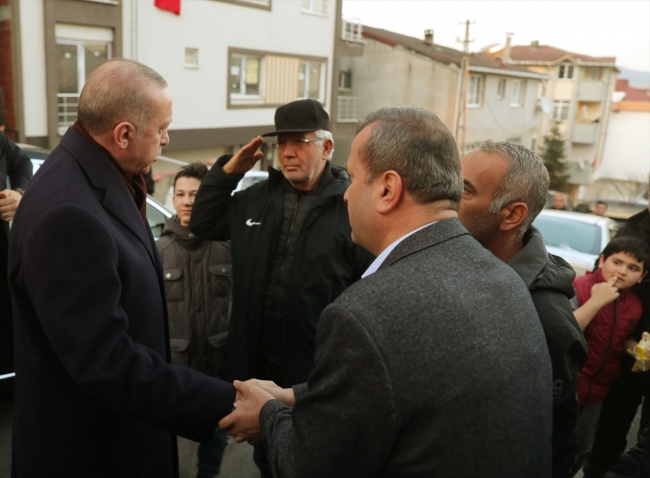 Cumhurbaşkanı Erdoğan'dan İdlib şehidi Baysal'ın evine taziye ziyareti