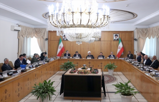 İranlı bakan koronavirüse yakalandı