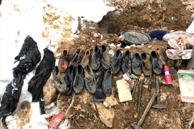 Bitlis'te PKK'lı teröristlere ait malzemeler imha edildi