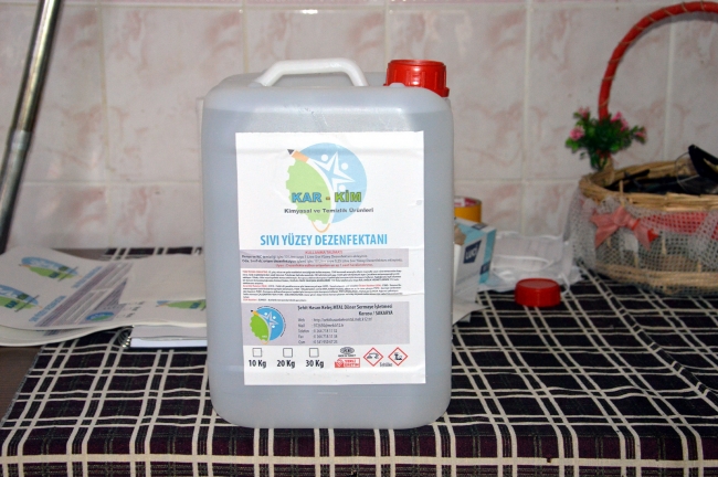 Sakarya'da meslek lisesi öğrencileri dezenfektan mesaisinde