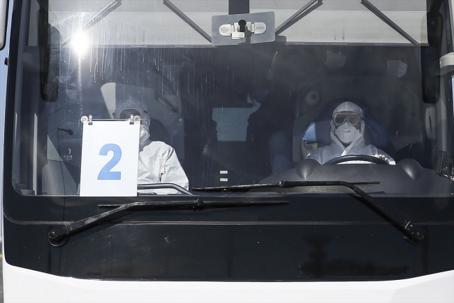 Türk vatandaşları uçaklarla Türkiye'ye getiriliyor