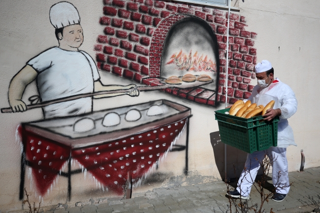 Cezaevlerinin ekmeğini hükümlüler üretiyor