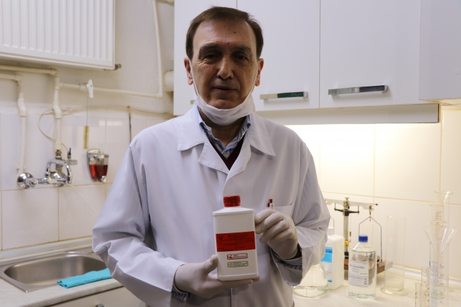 Edirne'de eczacılar el dezenfektanı üretmeye başladı