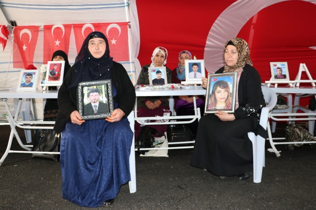 Diyarbakır annelerinin oturma eylemine bir aile daha katıldı