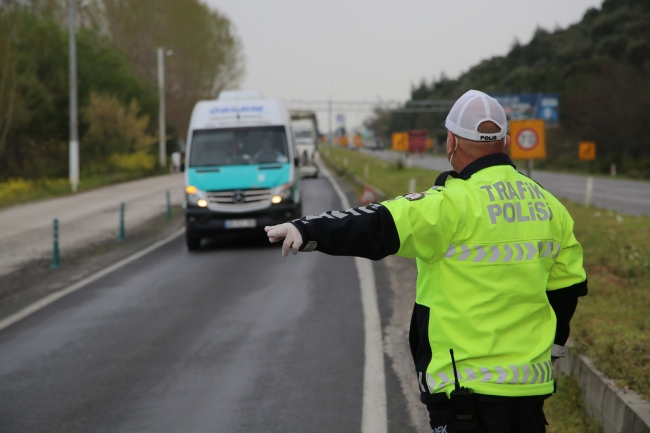 Manisa'da yolcu otobüslerine koronavirüs denetimi