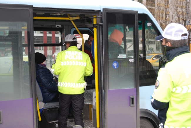 İstanbul polisinden toplu taşımada koronavirüs denetimi