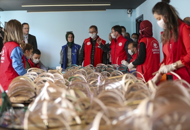 Gençlik merkezleri günlük 40 bin korumalı maske üretecek