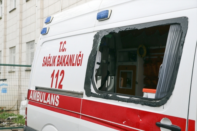 Ambulansın camlarını kıran şüpheliler tutuklandı