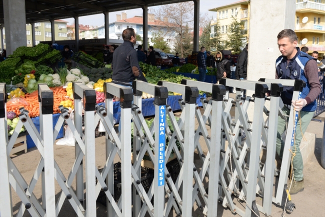 Ankara'da pazar yerlerinde yeni tedbirler uygulanmaya başlandı
