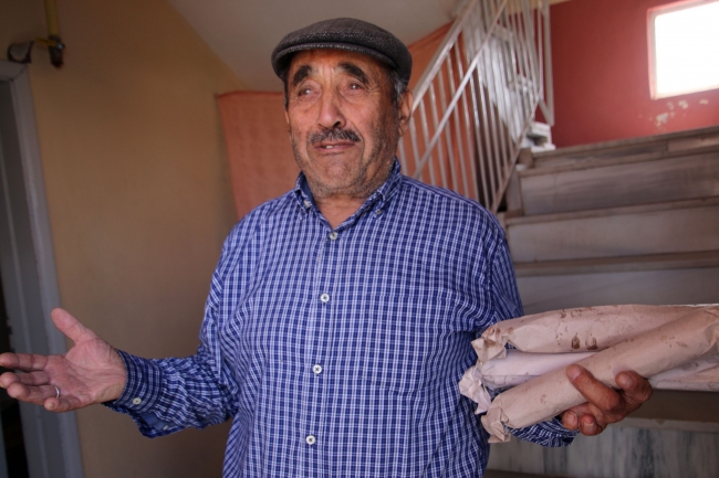 Sivaslı müezzinden 65 yaş üstüne döner servisi