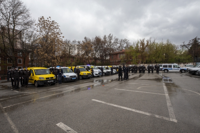 Başkentte "adrese teslim" sosyal yardım ödemeleri başladı