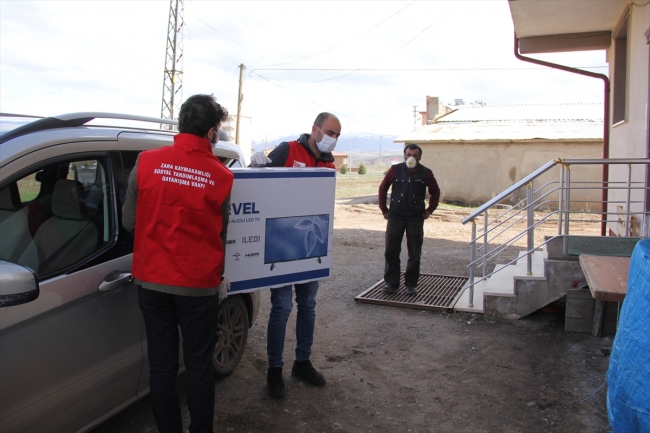 TRT EBA'yı izleyemiyordu, televizyon hediye edildi