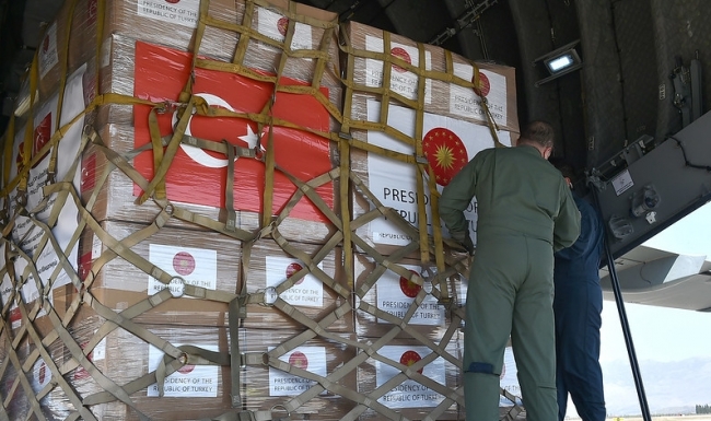 Türkiye'nin gönderdiği tıbbi yardım 5 Balkan ülkesine teslim edildi