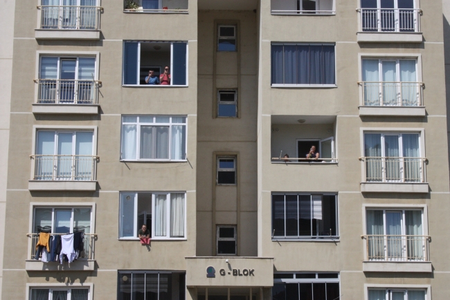 Keşan'da evlerinden çıkmayanlar mahalle konserleriyle eğleniyor