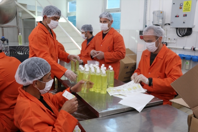 Tutuklu ve hükümlülerin maske ve kolonya mesaisi