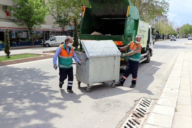 1 Mayıs'ı çalışarak geçiriyorlar