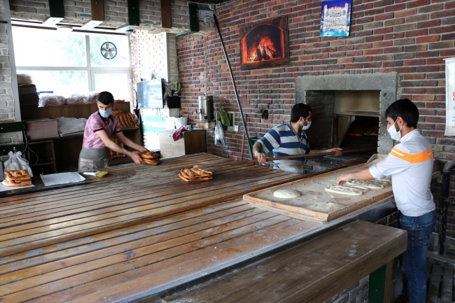 1 Mayıs'ı çalışarak geçiriyorlar