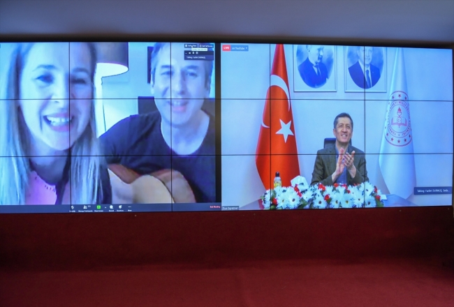 "Ziya Öğretmenle Eğitim Buluşmaları" online devam ediyor