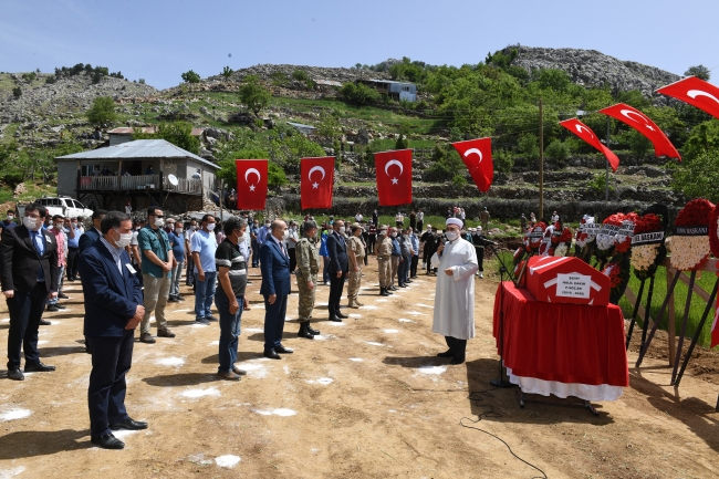 Şehit Piyade Er Halil Çakır son yolculuğuna uğurlandı