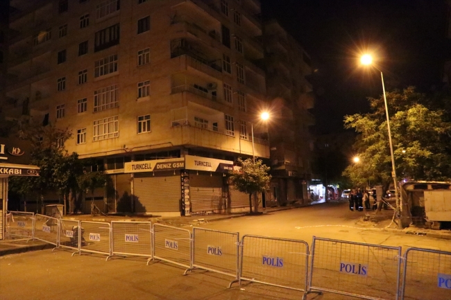 Diyarbakır'da çökme tehlikesi bulunan 7 katlı bina boşaltıldı