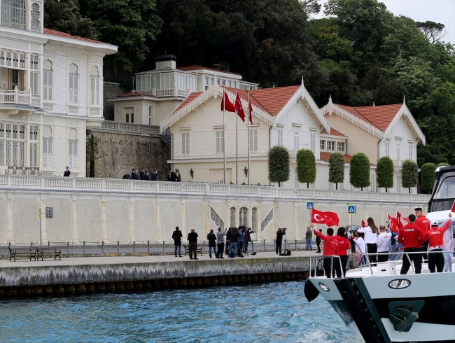 Boğaz'da Fetih Saygı Geçişi
