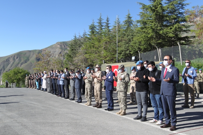 Hakkari'de şehit olan askerler törenle memleketlerine uğurlandı