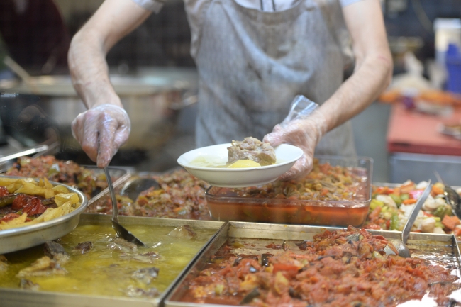 Diyarbakır ve Mardin'deki tarihi işletmeler müşterileriyle buluştu
