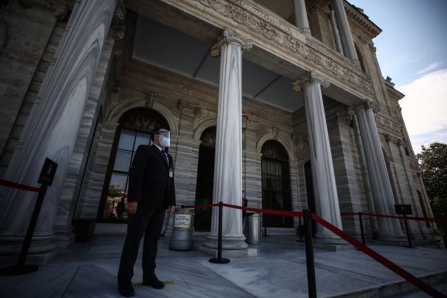 Beylerbeyi ve Dolmabahçe sarayları ziyarete açıldı