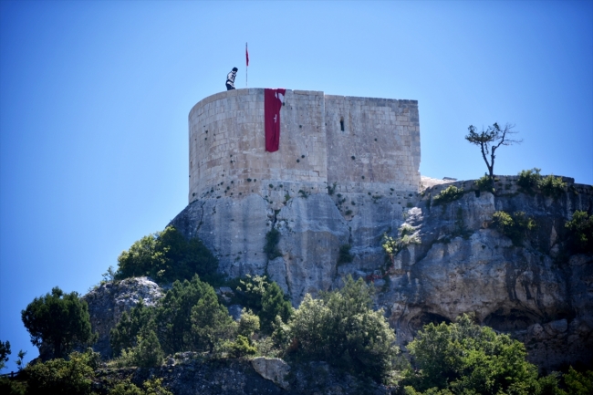 Restore edilen Namrun Kalesi ziyaretçilerini bekliyor