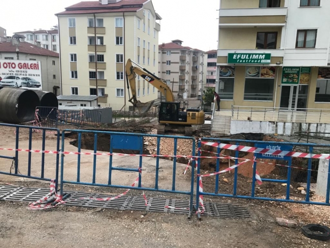 Bilecik'te sağanağın ardından yol çöktü
